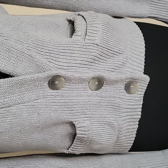 Mid 2K AEO cardigan sweater - Picture 2 of 7